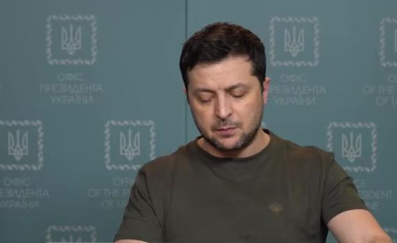 יו"ר בית הנבחרים האמריקאי: "אפשרי שנדרוש מזלנסקי לפרוש"