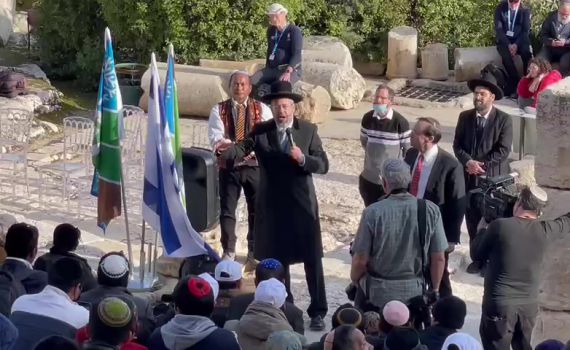 הרב הראשי לאו למתגיירים: "כך מתנהל גיור כהלכה"