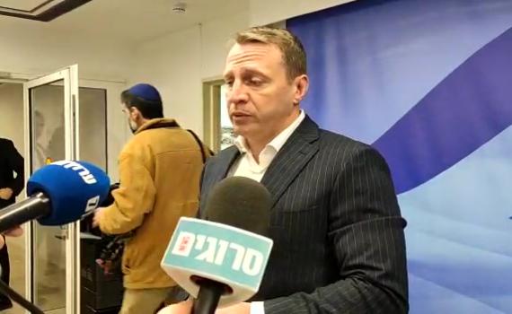 רזבוזוב לסרוגים: אין חשש לזהות היהודית