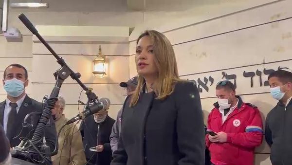 צעקות לעבר שאשא ביטון: "הדם שלו על הידיים שלך"