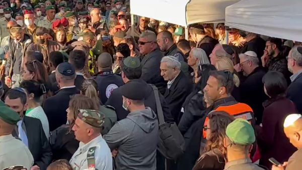 "רוצה את הבת שלי, איך לא שמרתי עלייך?"