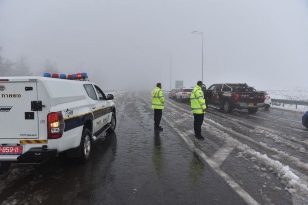 בעקבות מזג האוויר: כבישים וצירי תנועה נחסמו