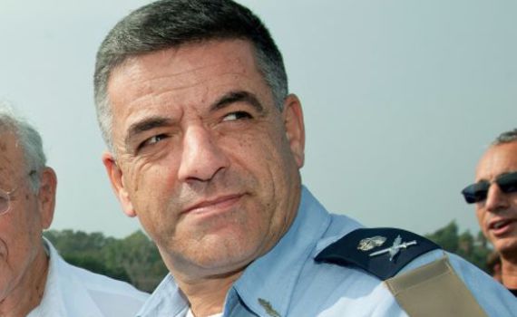 המחווה המוגזמת למפקד חיל האוויר היוצא