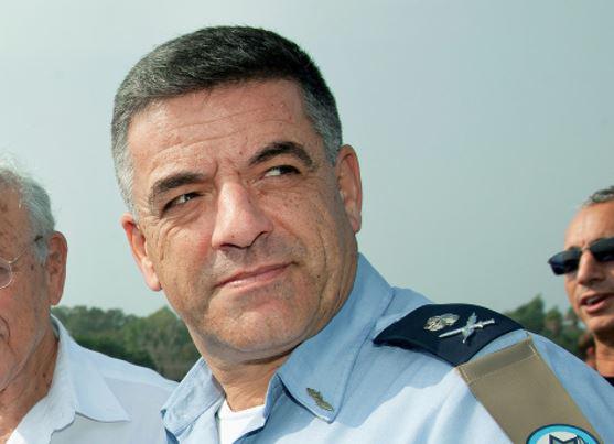 המחווה המוגזמת למפקד חיל האוויר היוצא