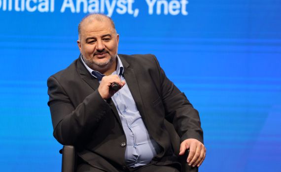 מנסור עבאס: 'חייבים להקים מערך אזרחי במקום צבאי'