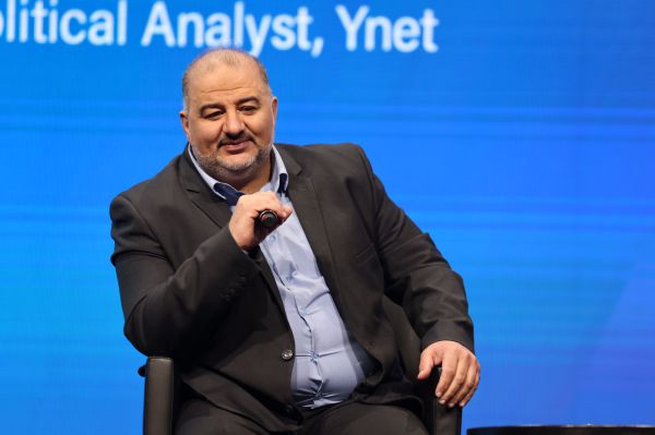 מנסור עבאס: 'חייבים להקים מערך אזרחי במקום צבאי'