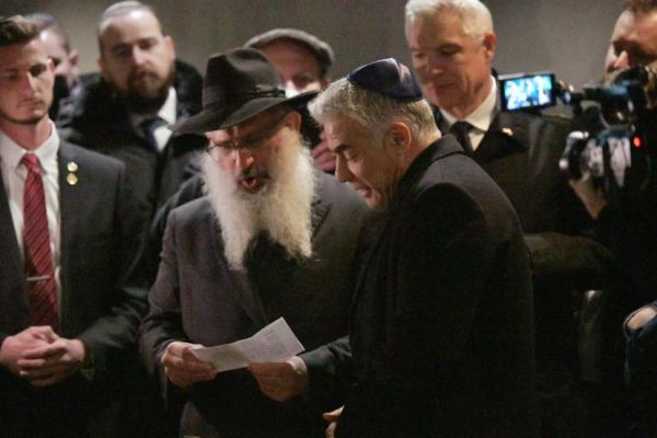 "היה רב גדול": הביקור המפתיע של יאיר לפיד