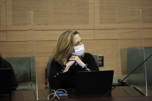 "גם אם הגל דועך, המגיפה עוד לא מאחורינו"