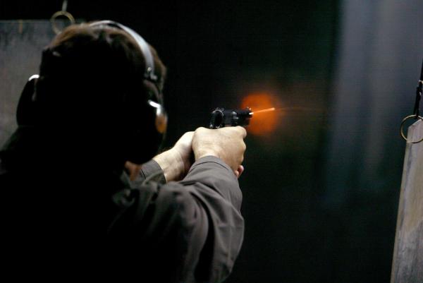 דרישה בכנסת: אפשרו לבני ישיבות להוציא רישיון נשק