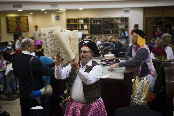 הלכות פורים ושושן פורים ביום שישי – לפי כל העדות