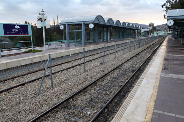 תקלת איתות: תחנות הרכבת שבו לפעילות חוץ מאחת