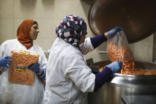 בשורה להורים יחידניים: תאסר החובה לעבוד בלילה