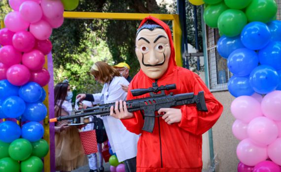 הורים שימו לב: סכנות בפורים – תרסיסים ומסכות שמונעות ראיה