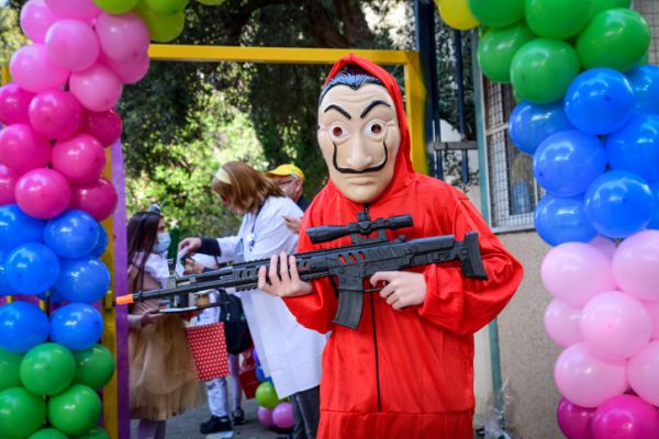 הורים שימו לב: סכנות בפורים – תרסיסים ומסכות שמונעות ראיה