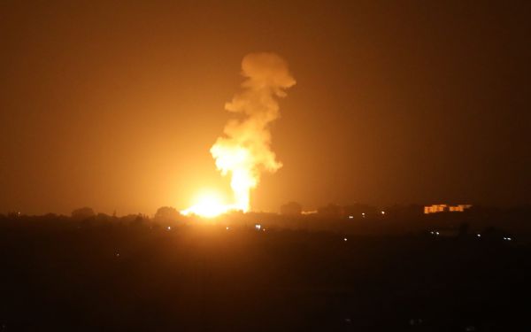 איראן טוענת: טילים שוגרו על "בסיס סודי" של ישראל