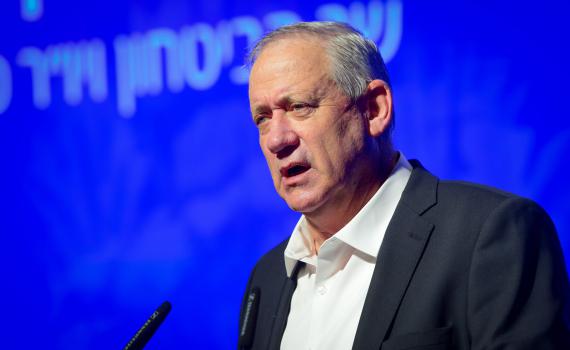 גנץ עוקץ את לפיד: "בואו לא נערער את היציבות"