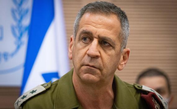 בנט הנחה, אבל צה"ל מעכב יציאת לוחמים עם נשק הביתה