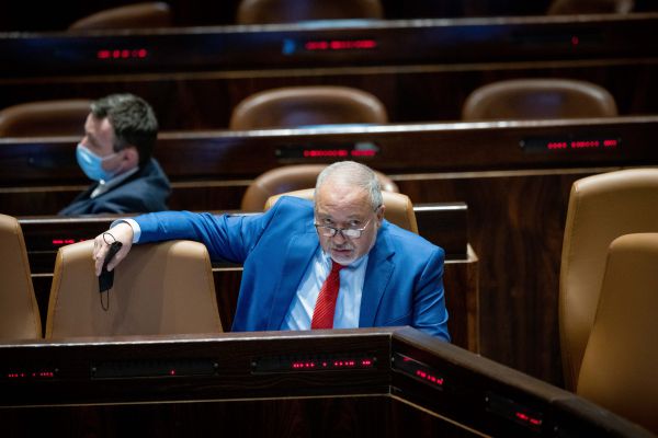 ליברמן מאיים לעכב את פיזור הכנסת: "אבסורד"
