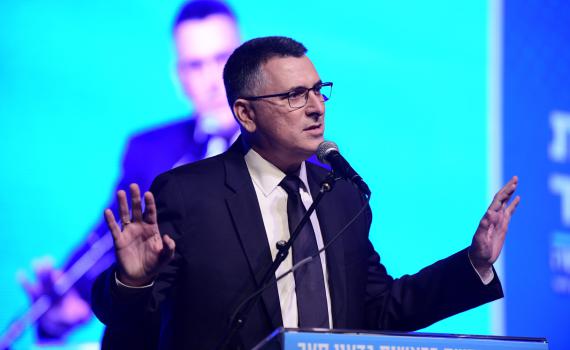 סער נגד נתניהו: "לא הכל מותר בשביל אינטרס פוליטי"