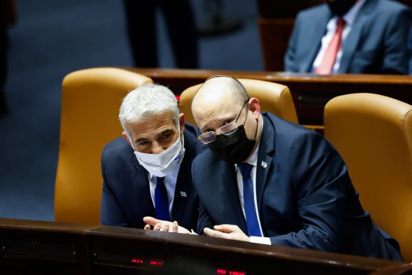 הח"כ פנה בדרישה לעצירת הבניה בביתם של לפיד ובנט