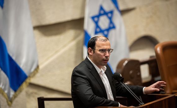 כופף את שקד וסמוטריץ': המנצח של חוק האזרחות