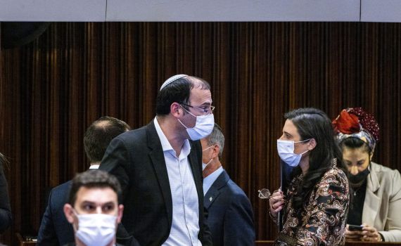 לקראת אישור סופי: מה תוקע את חוק האזרחות?