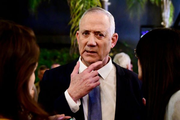 אולי אתם תבינו: התגובה הלא ברורה של גנץ לפיגוע בחדרה