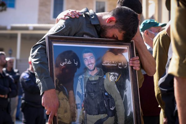 תלמידי הישיבה התיכונית בניחום אבלים בכפר סמיע