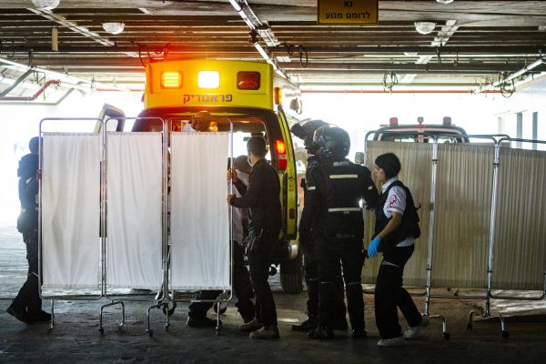 יד בנימין: שלושה נערים נפצעו מנפילה מגובה