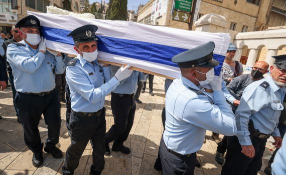 "גיבור לא שוכב בארון": אמיר חורי מובא למנוחות