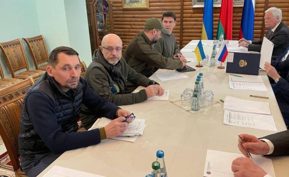 התחדשו השיחות בין אוקראינה לרוסיה