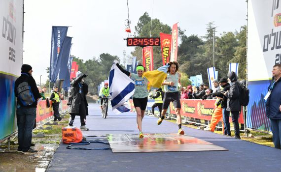 מרגש: אוקראינית נמלטה מהמלחמה וזכתה במרתון