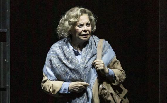 "הנוקמים" של הבימה: גילה אלמגור היא בהחלט עילוי