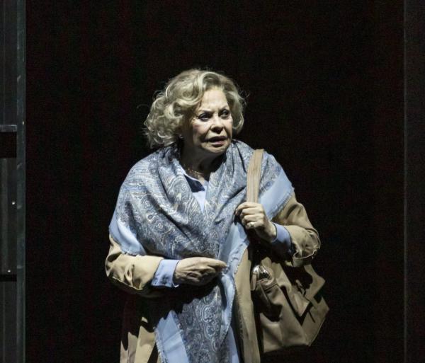 "הנוקמים" של הבימה: גילה אלמגור היא בהחלט עילוי