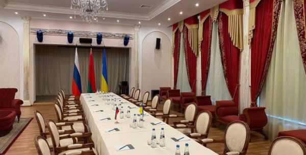 על אף ההסלמה: התקדמות במו"מ באוקראינה?