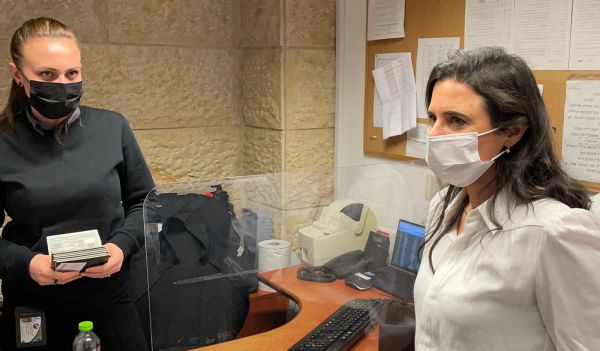 שקד בנתב"ג: "עושים את המקסימום האפשרי"