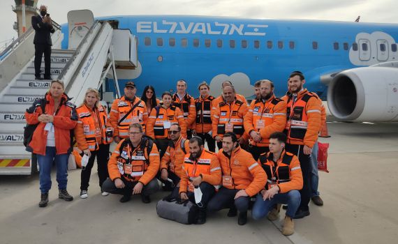 יוצאים עם ציוד הומניטרי, שבים עם כ-180 פליטים