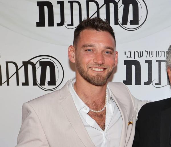 דין מירושניקוב לסרוגים: 'אנחנו עושים קידוש בשישי'