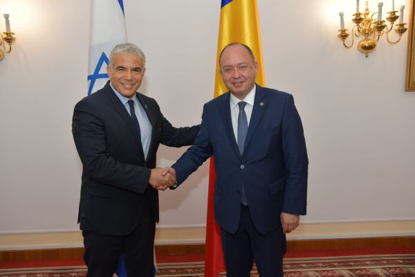 לפיד מגנה את הפלישה הרוסית: "אין לה הצדקה"