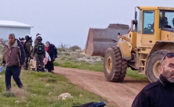 צפו: המשטרה הורסת בתי כנסת ובתי יהודים בבנימין