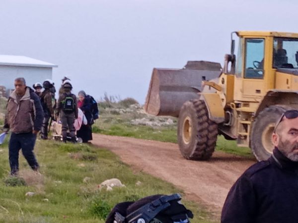 צפו: המשטרה הורסת בתי כנסת ובתי יהודים בבנימין