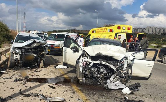 ברכב גנוב: בן 25 נהרג כשנסע נגד כיוון התנועה