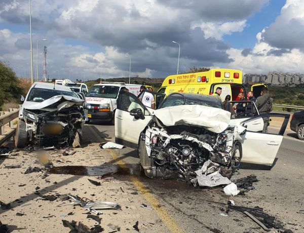 ברכב גנוב: בן 25 נהרג כשנסע נגד כיוון התנועה