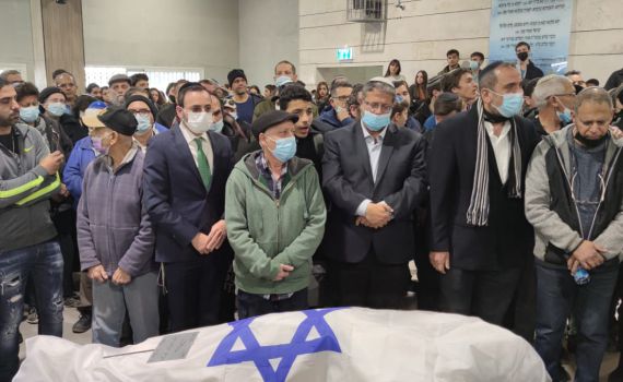 "המומים וכואבים": נרצחי הפיגוע מובאים למנוחות