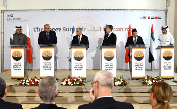 לפיד: "השותפות שאנחנו בונים מפחידה את איראן"