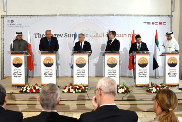 לפיד: "השותפות שאנחנו בונים מפחידה את איראן"