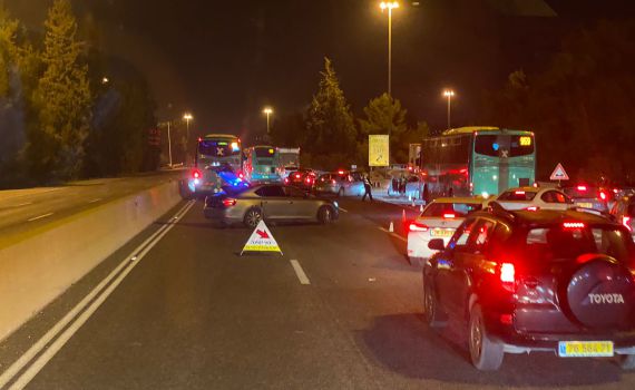 כביש 1: מעצר דרמטי של חשודים עם מטען חבלה