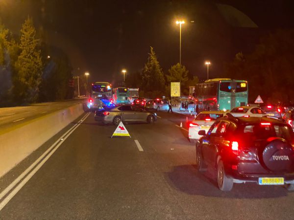 כביש 1: מעצר דרמטי של חשודים עם מטען חבלה
