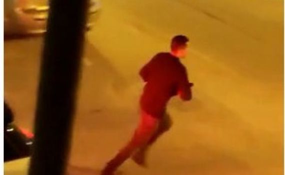 תיעוד מבני ברק: המחבל יורה ברחוב בעוברי אורח