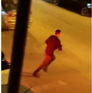 תיעוד מבני ברק: המחבל יורה ברחוב בעוברי אורח